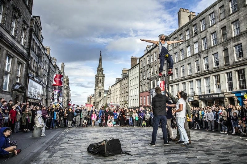 Sưu tầm những bức lễ hội Edinburgh Festival Fringe nổi bật