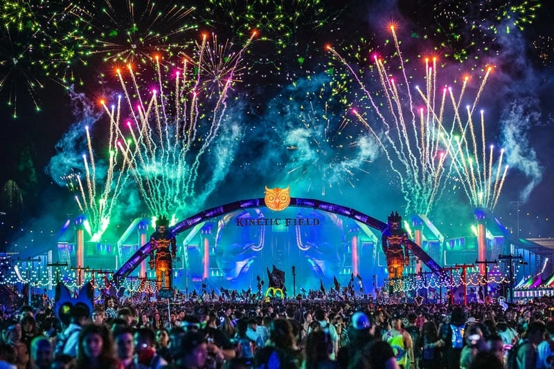 Tìm về lễ hội Electric Daisy Carnival huyền ảo