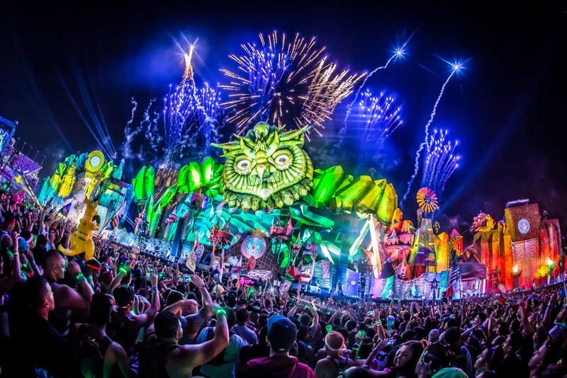 Thức dậy cùng lễ hội Electric Daisy Carnival ấn tượng