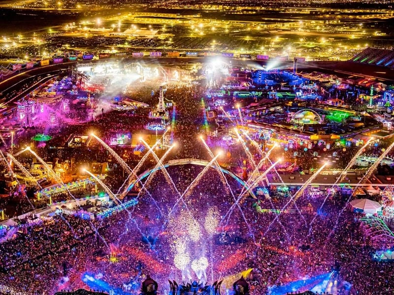 Ngắm nhìn vẻ đẹp lễ hội Electric Daisy Carnival hấp dẫn