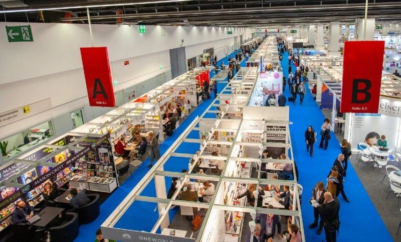 Lạc lối trong lễ hội Frankfurt Book Fair lung linh