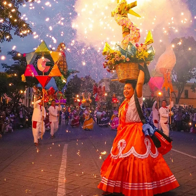 Ngắm nhìn vẻ đẹp lễ hội Guelaguetza hấp dẫn