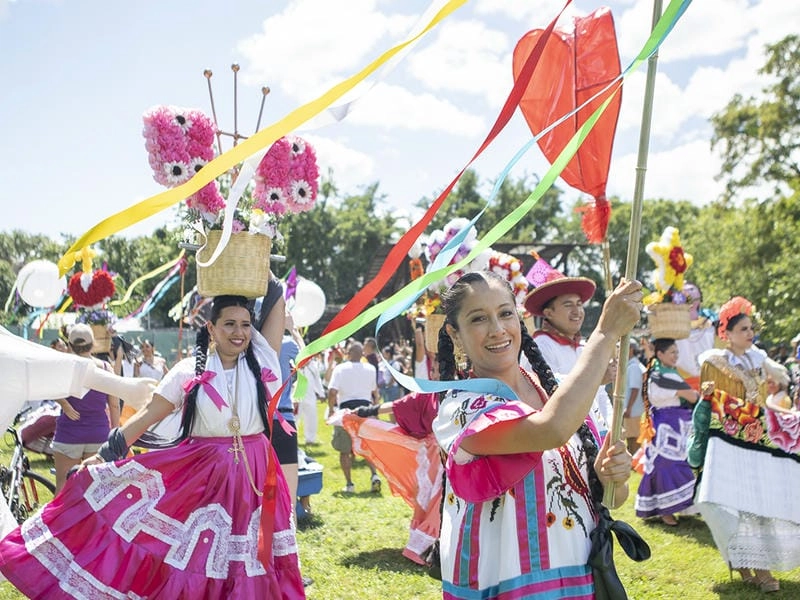 Lạc lối trong lễ hội Guelaguetza lung linh