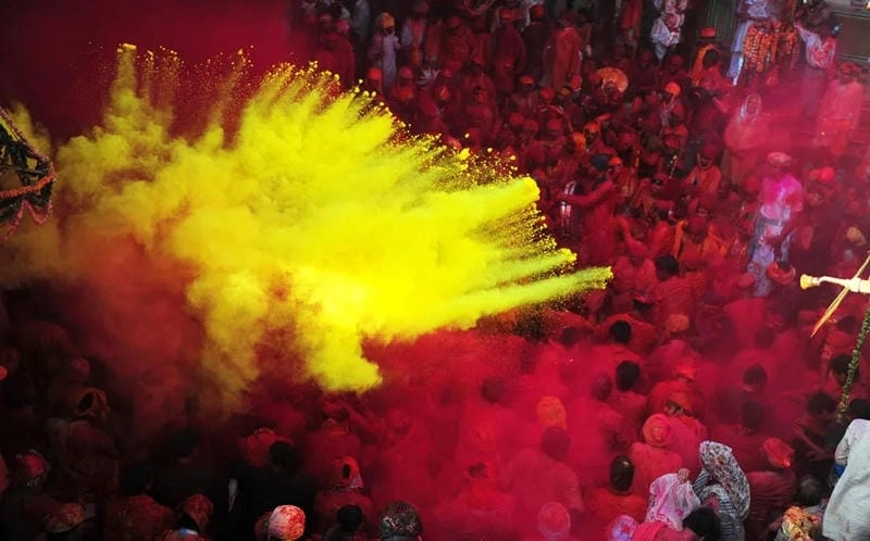 Thức dậy cùng lễ hội Holi Hai truyền thống
