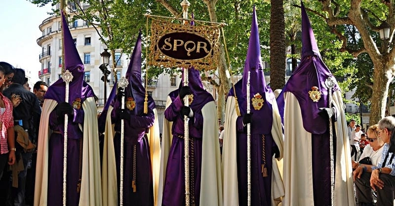 Cùng du ngoạn lễ hội Holy Week hoành tráng