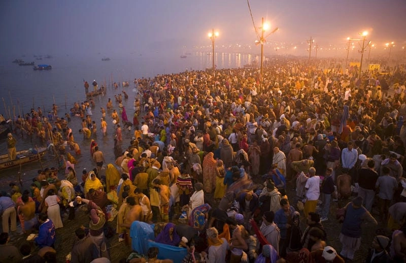 Thức dậy cùng lễ hội Kumbh Mela sôi động