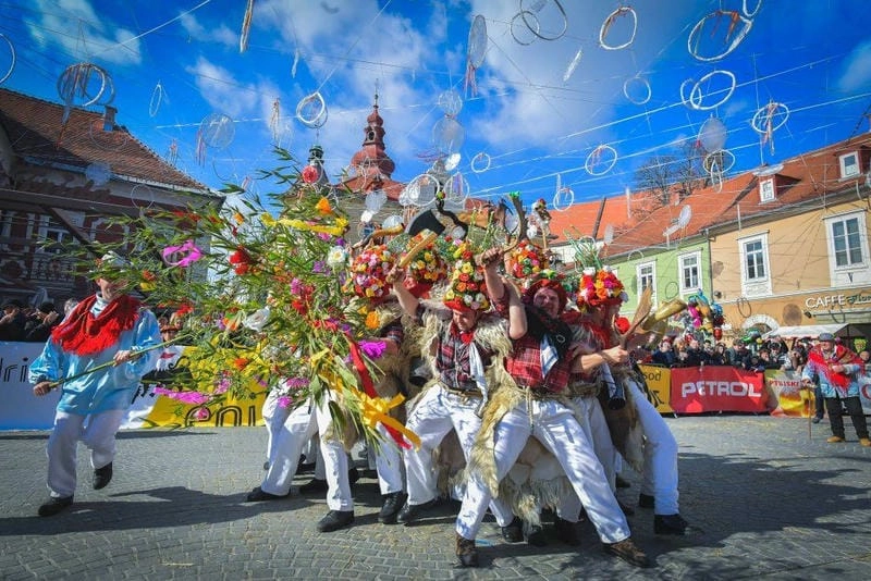 Săn những bức ảnh lễ hội Kurentovanje rực rỡ