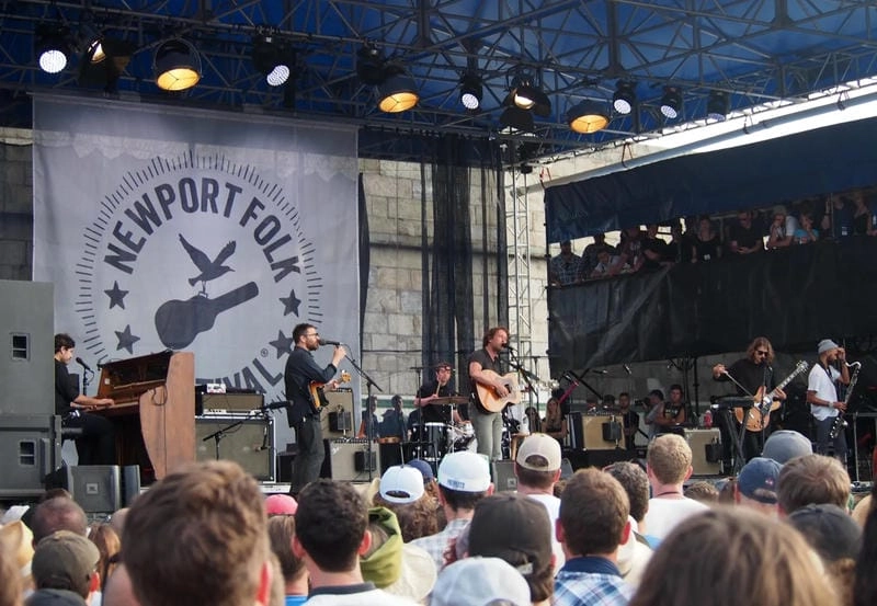 Cùng đắm mình trong lễ hội Newport Folk truyền thống