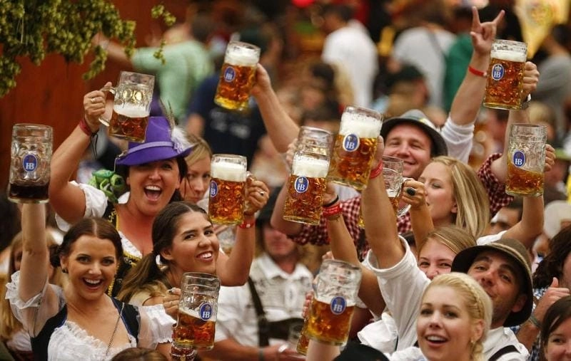 Săn những bức ảnh lễ hội Oktoberfest Blumenau rực rỡ