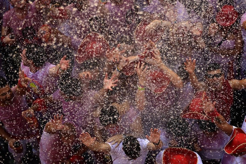 Lạc lối trong lễ hội San Fermin lung linh