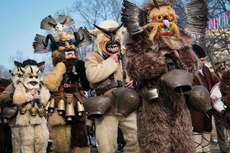 Lạc lối trong lễ hội Surva đặc sắc