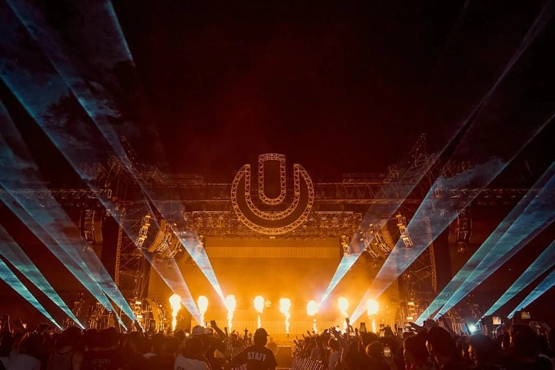 Thức dậy cùng lễ hội Ultra Music Festival ấn tượng