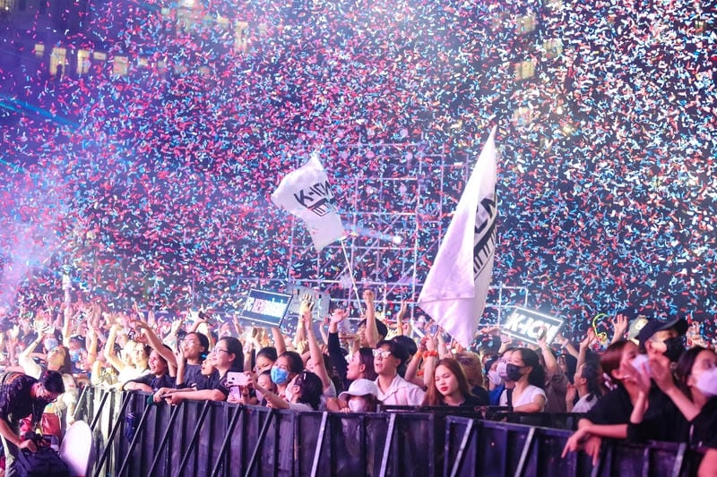 Cùng du ngoạn lễ hội Ultra Music Festival hoành tráng