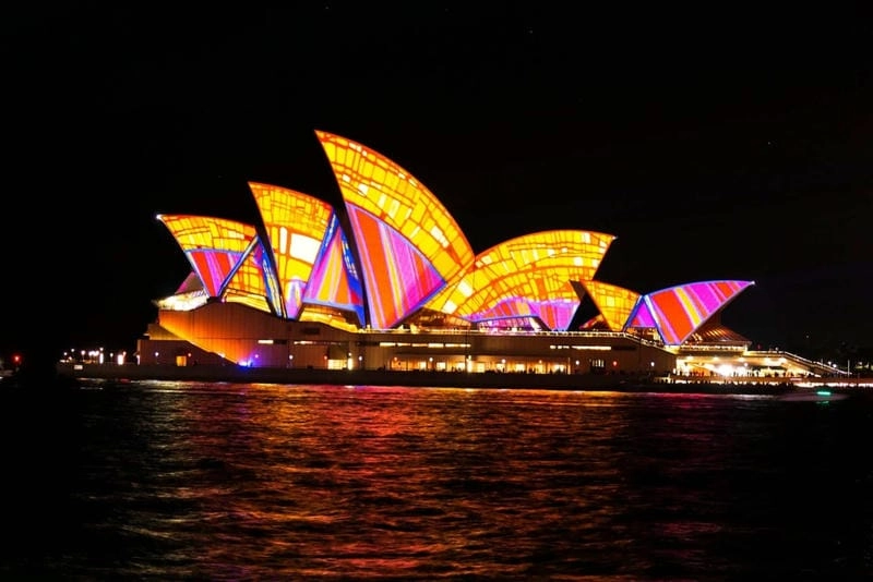 Săn những bức ảnh lễ hội Vivid Sydney rực rỡ