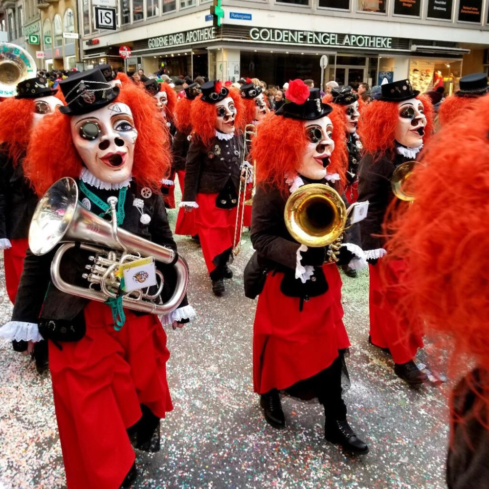 Mặt nạ basel fasnacht được thiết kế độc đáo và đầy tính nghệ thuật
