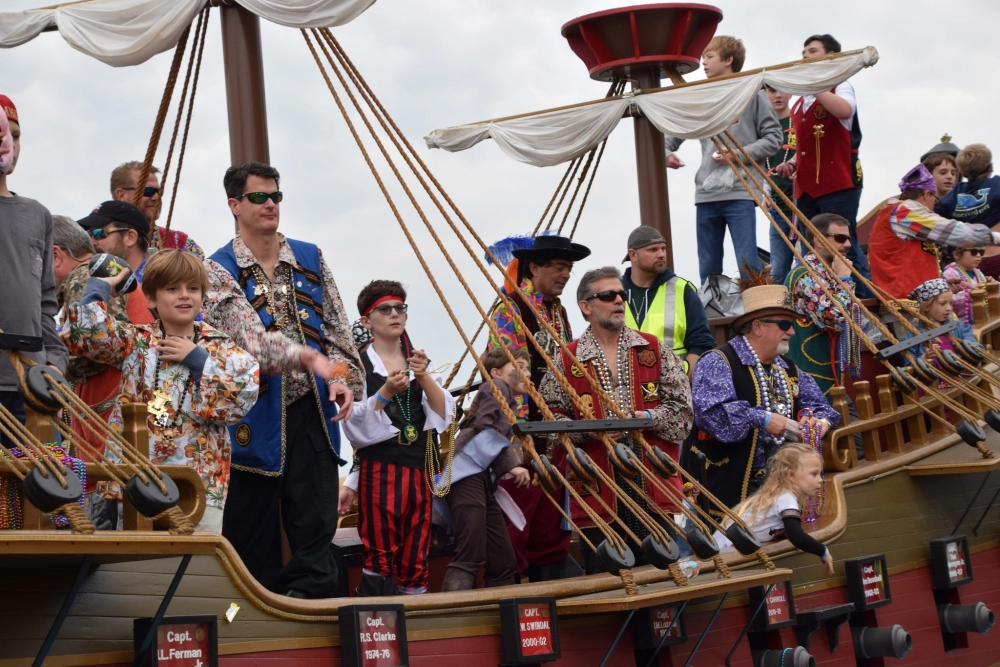 Gasparilla pirate parade ấn tượng với đoàn diễu hành hải tặc