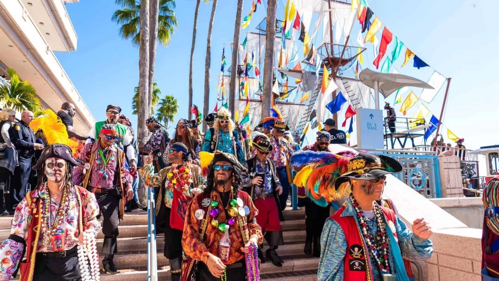 Lễ hội mùa xuân gasparilla mang không khí lễ hội sôi nổi